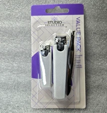 3 PIECE Nail Clipper Set w/ Tweezers , Non-slip grip - New, Sealed