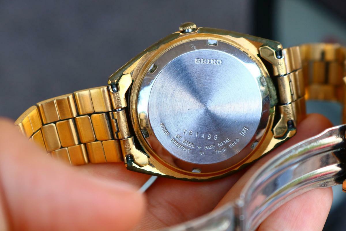 ヴィンテージコックさん SEIKO AUTOMATIC WATCH Gold Tone Classic Elegant Mens Swiss Box