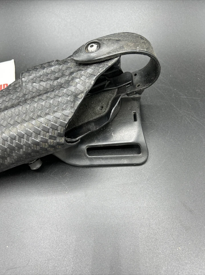 Safariland 6360-7742 SIG P220/P226R Level III  ALS/SLS Duty Holster LH w/ Light - Image 3 of 4