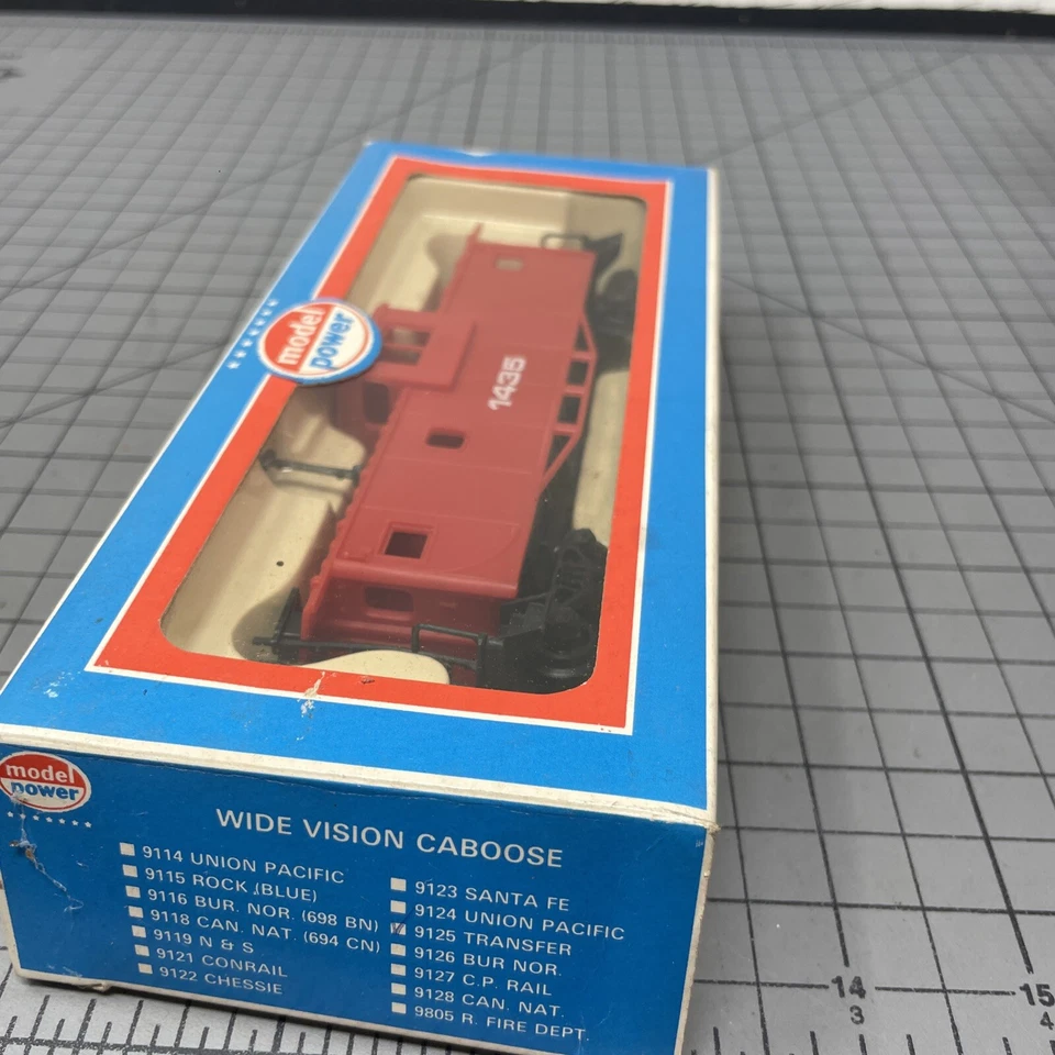 Model Power 9125 HO Scale Wide Vision Caboose TRANSFER "1435" NMRA Couplers - Image 2 of 2