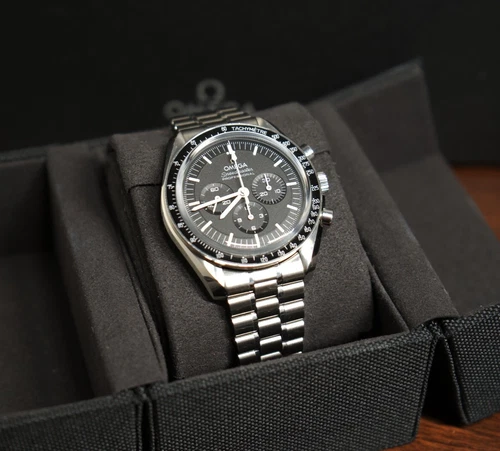 OMEGA Speedmaster Moonwatch Professional 310.30.42.50.01.002 “Sapphire sandwich”