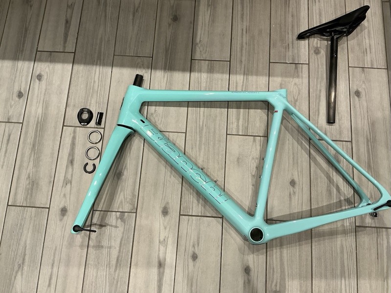 Brand new! Bianchi Specialissima 2023 Celeste disc 57cm frameset