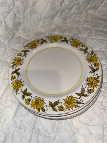Vintage MCM Set Of 4 Of Mikasa Mediterrania Sunflower Floral Salad Plates 7 3/4”