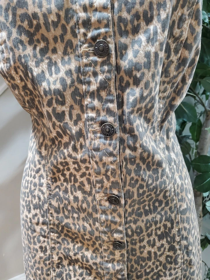 Vestido Jessica Simpson Taye Wildcat Marrón Estampado Animal Denim Hasta la Rodilla Grande Foto 3 de 4