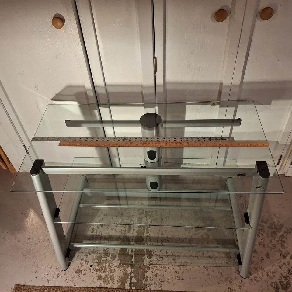 Bell'O 钢化玻璃支架 适用于 60 英寸电视 - 伊利诺伊州 Lake Cnty 本地接机 — 第 2/4 张图片