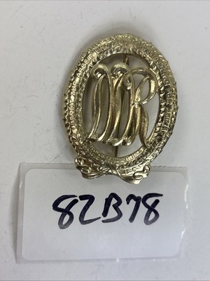 East German DDR Central Sport Performance Gold Award Badge Medal Pinback 82B78