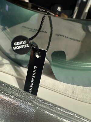 【新品・完売品】MM X Gentle Monster MM201 Green Gentle Monster Catalogue | Maison Margiela x Gentle Monster