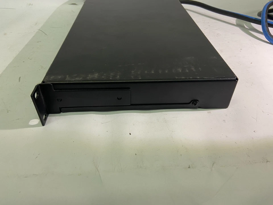 Middle Atlantic Products Rackmount Power Center Surge Protector PD-920R-NS - Image 3 of 4