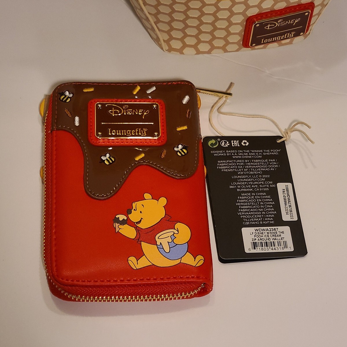 Loungefly Disney Exclusive Winnie The Pooh Ice Cream  display picture 3
