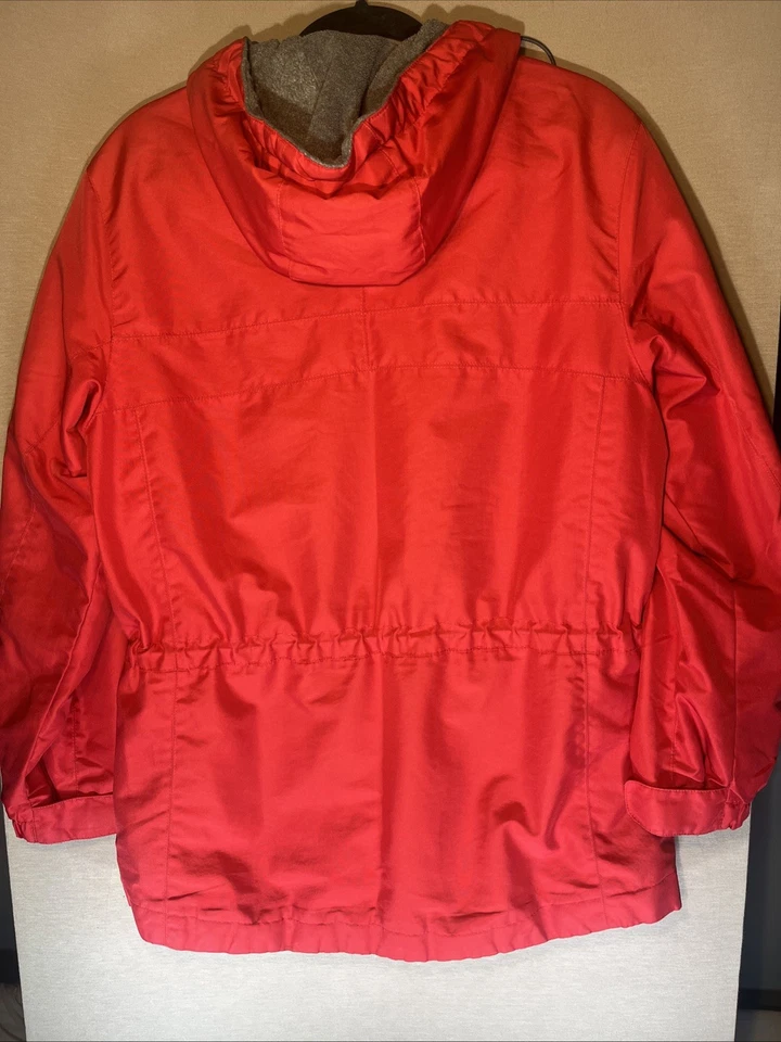 Chaqueta para mujer Pacific Trail mediana con capucha forrada de lana cremallera frontal roja Foto 4 de 4