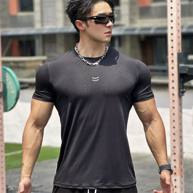 summer Cool exercise tight T-shirt men fitness tops short sleeve quick-dry runni — product photo 4 of 8