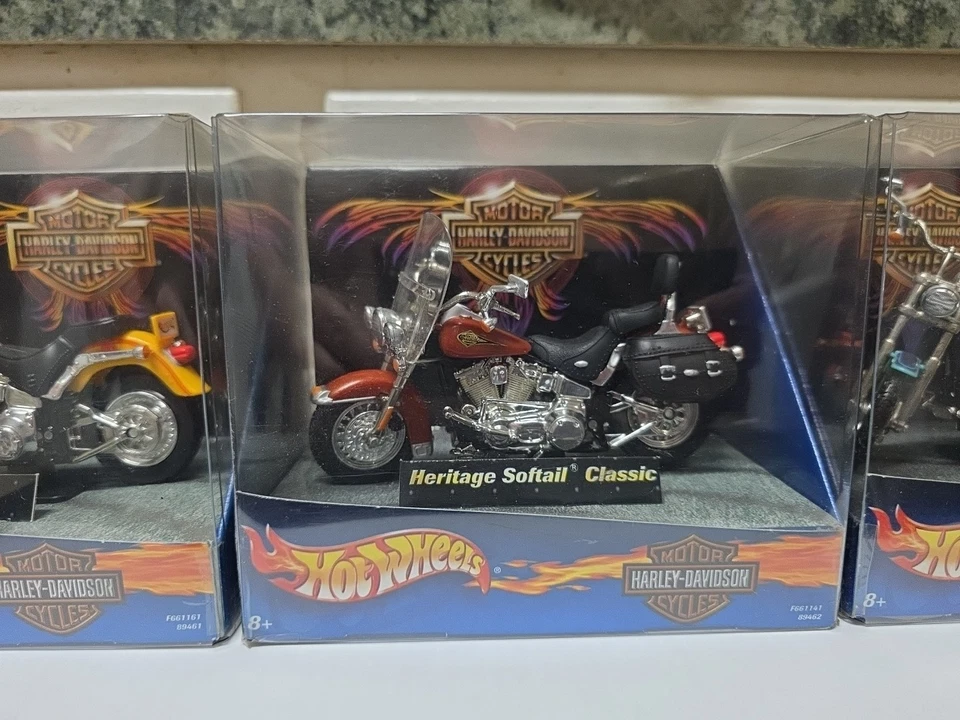 Juego completo Harley Davidson Hot Wheels - Fat Boy, Softail Deuce y Softail Foto 3 de 4