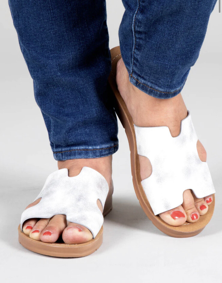 Corkys Bogalusa  Slip-On Sandals Slides Size 11 Distressed White￼