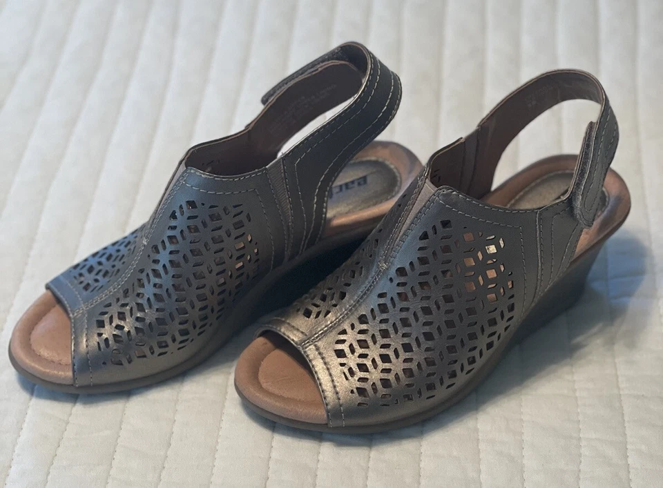 Earth Women’s Cascade Platinum Leather Wedge Heel Cut Out Sandals Womens Sz 5B - Image 2 of 4