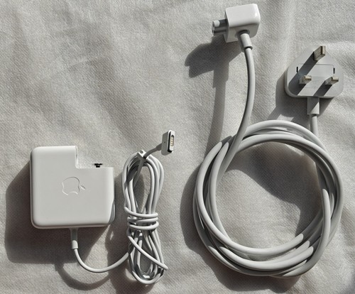 Genuine Apple 45W Macbook 11'' 13'' MagSafe2 Adapter Charger - MINT