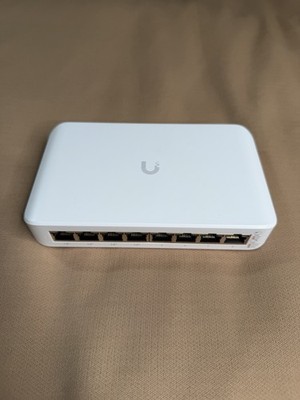 Ubiquiti USW-LITE-8-POE UniFi 8-Port Gigabit Managed Switch