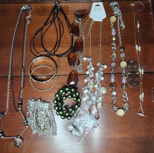 Mixed Lot of Fashion Estate Jewelry All Wearable Reseller lot Vintage-Now 1 lb - Picture 1 of 2