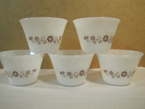 Vintage Set of 5 Milk Glass Dynaware Pyr-O-Rey Brown Daisy Custard Cups