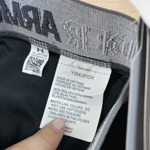 Under Armour Heat Gear Capris Tights Size Small Black White Grey 1332720 NWT - Picture 5 of 5