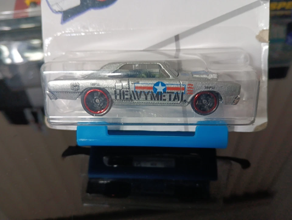 Dodge Dart 1968 Hot Wheels Larry Wood 50 años Heavy Metal Foto 2 de 4