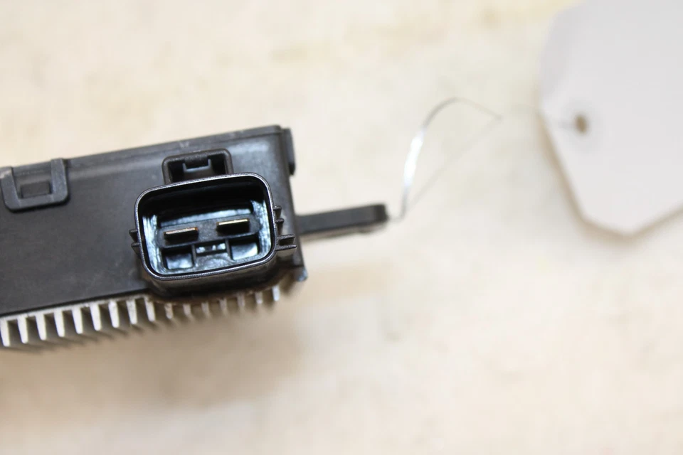 2014-2019 Chevrolet Corvette Auxiliary Fan Control Module 23168765 OEM MM72 - Image 4 of 4