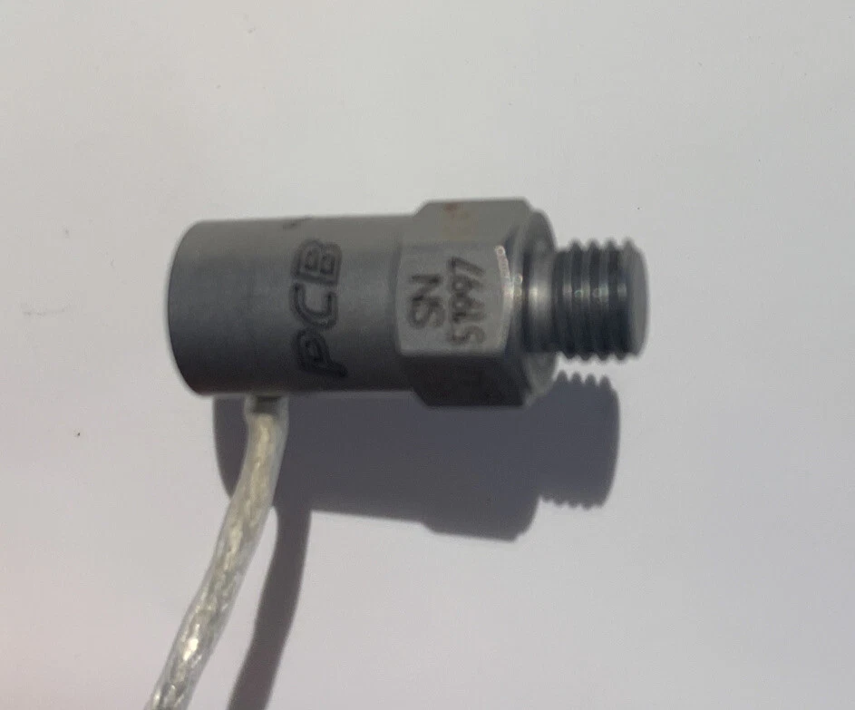 PCB Piezotronics 350B34 Reference Sensitivity: .8654mV/g output 10.2** Pre-Owned - Image 4 of 4