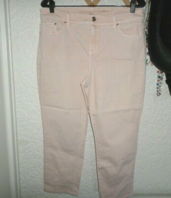 so slimming girlfriend crop