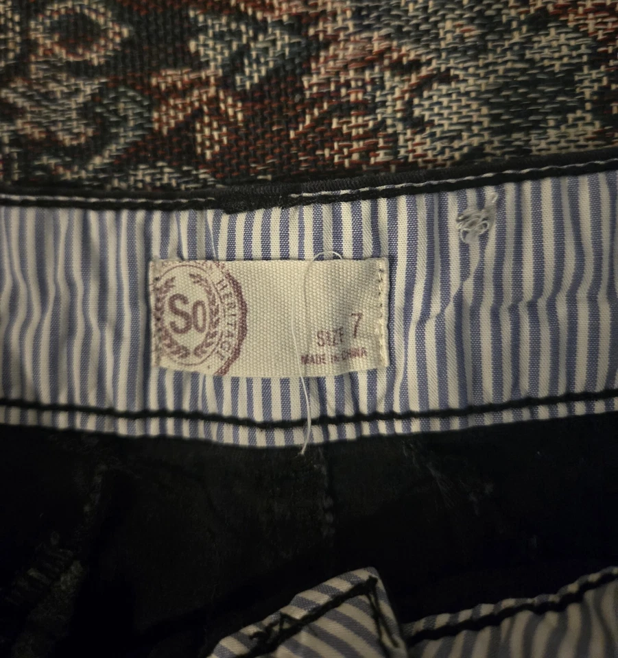 Set of 2 Size 7 Junior Women's Low-rise Summer Shorts w/ Pockets, Black w/ White - Image 4 of 4