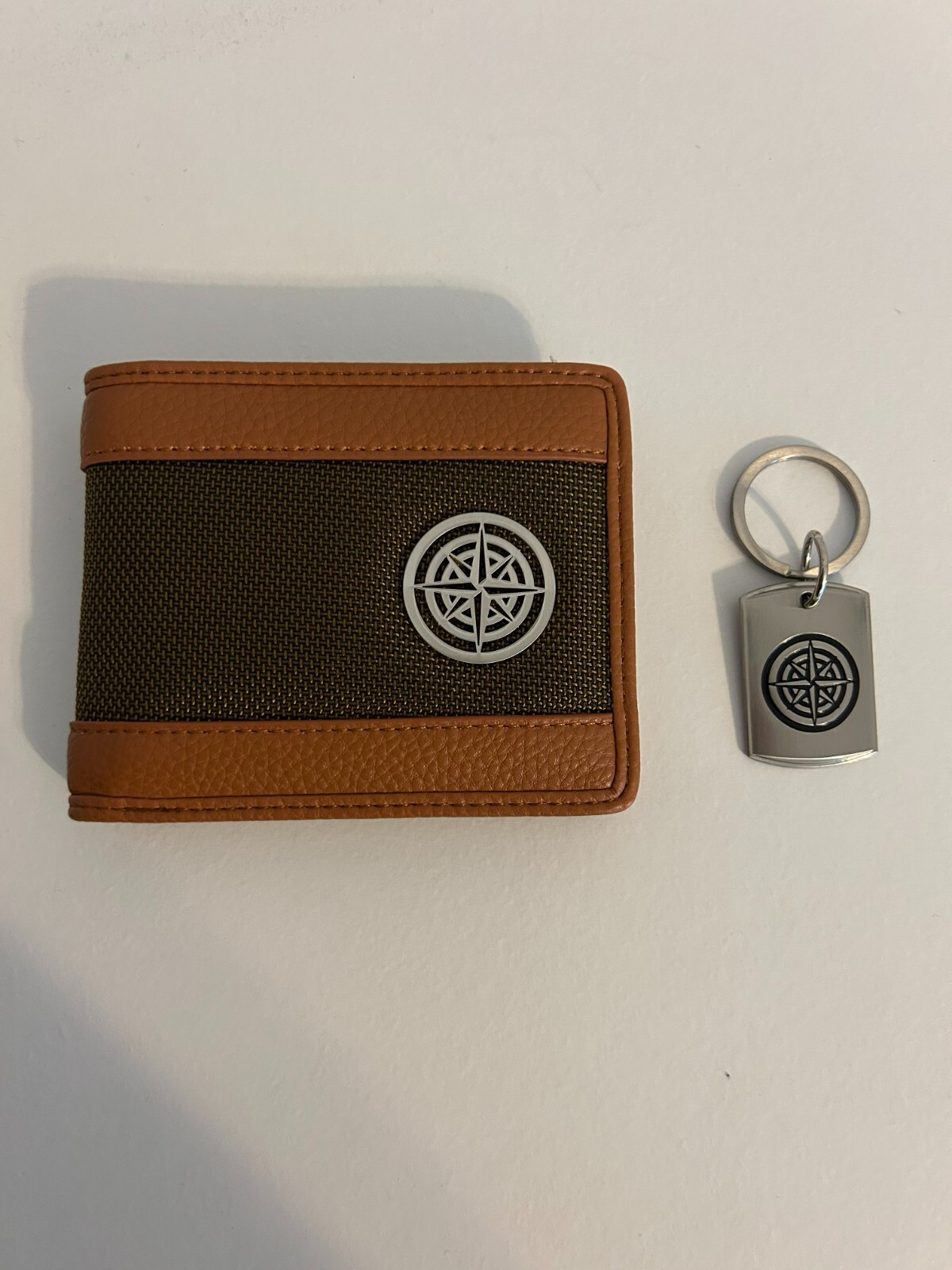 Leather Wallet and Keychain Set in Premium Wooden Gift Box  -image