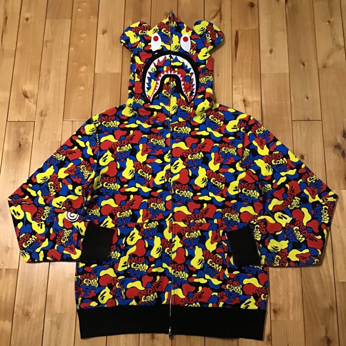 BAPE × medicom toy BE@R Shark full zip hoodie BEAR A Bathing BAPE × medicom toy BE@R Shark full zip hoodie BEAR A Bathing