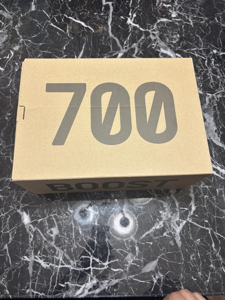 Adidas Yeezy 700 MNVN Geode Boost Hombre Tenis 2021 Talla 11 GW9526 Foto 3 de 4