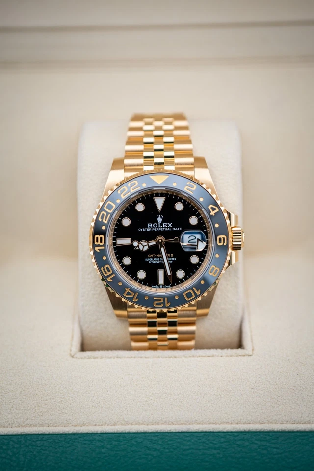 Rolex GMT-Master II 2024 “Bumblebee” oro amarillo bisel negro y gris Foto 2 de 4
