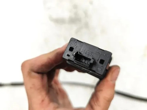 BMW 5 E39 Schalter für Fensterheber hinten rechts 8368974 2.50 Diesel 27171832