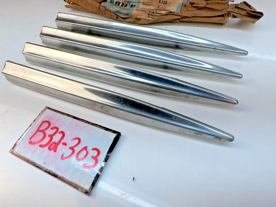(1) NOS 1946 - 1948 BUICK SUPER & ROADMASTER SPEAR MOLDING TRIM 1328943 B32-303 Foto 2 de 4