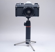 Asahi Pentax K1000 SLR Film Camera 50mm f/2.8 Macro Zoom 80-200mm f/3.9 Lenses