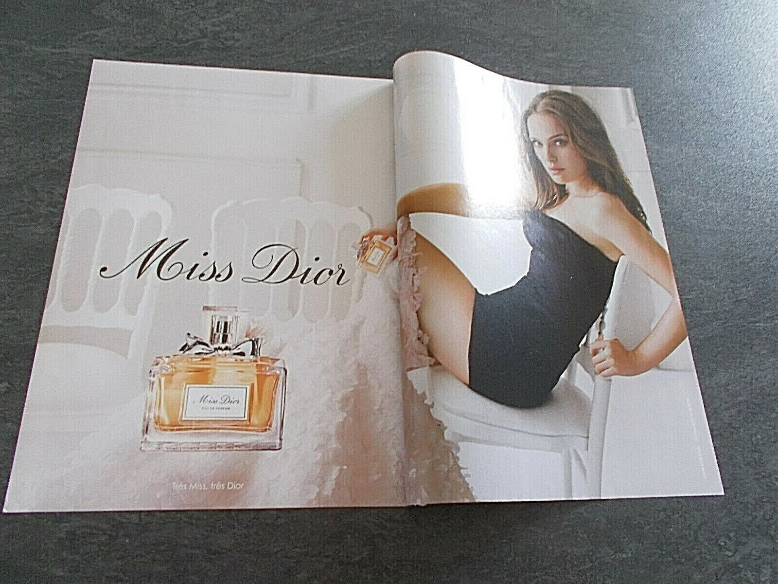Publicité papier Parfum. Perfume ad. Miss Dior 2015 double page
