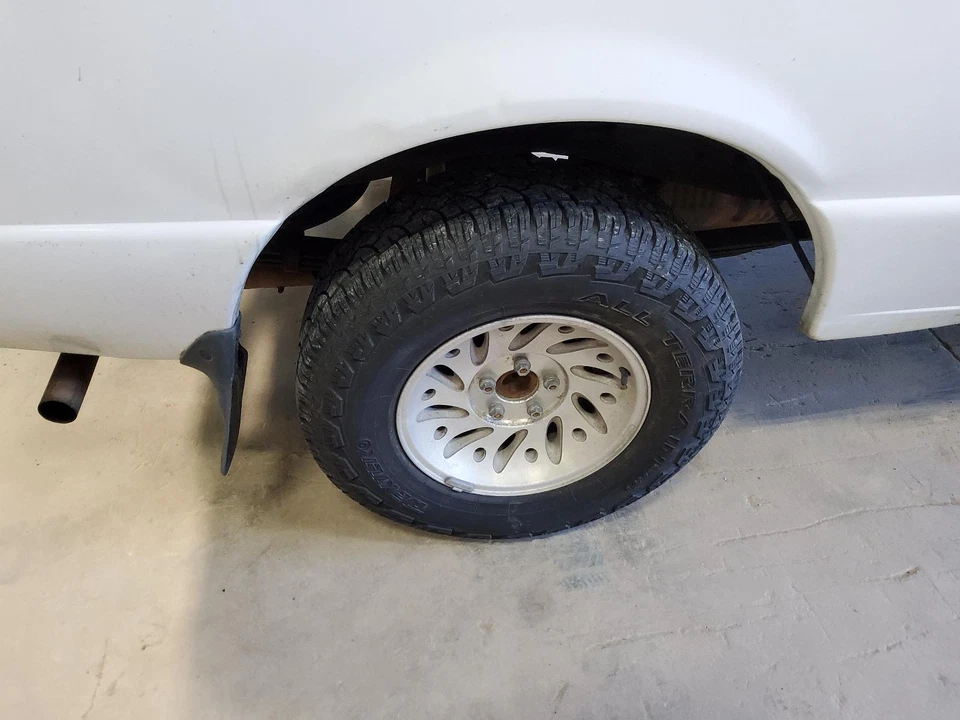 Conjunto de cremallera y piñón usado se adapta a: Ford Ranger 2002 dirección asistida cabina regular Foto 2 de 4