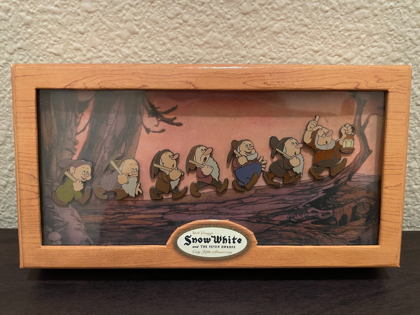 2002 Disney Seven Dwarfs 65th Anniversary Boxed  Pin Set Limited Edition
