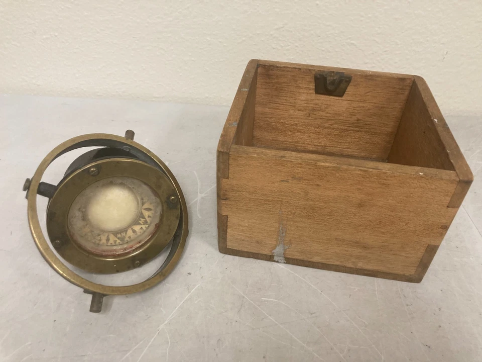 WWII JAPANESE VINT NIPPON KOKAI KEIKI LTD SHIP'S BINNACLE LIQUID COMPASS/WD CASE - Image 2 of 4