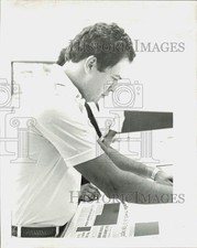 1983 Press Photo Pedro Chamorro helps assemble pages at La Prensa, Nicaragua