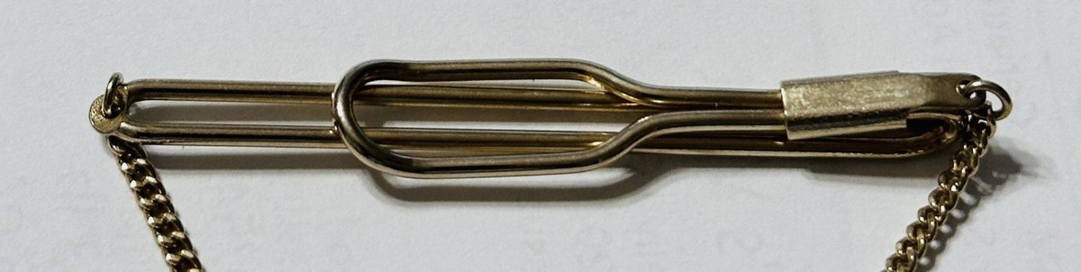 FLY FISHING LURE TIE BAR WITH CHAIN GOLD TONE View 4