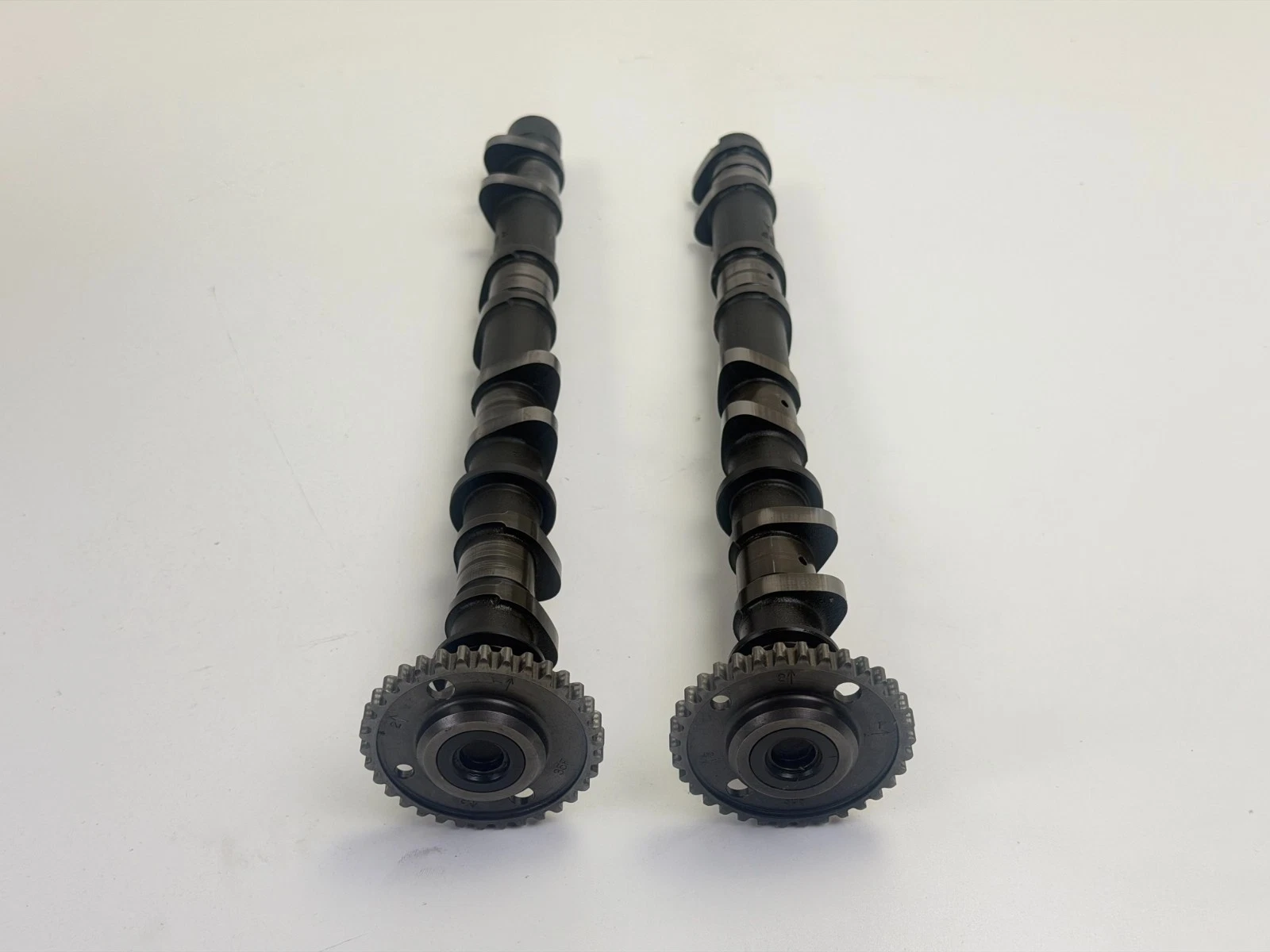 Suzuki 12710-35F00 12720-35F00 GSXR750 Intake Exhaust Camshafts