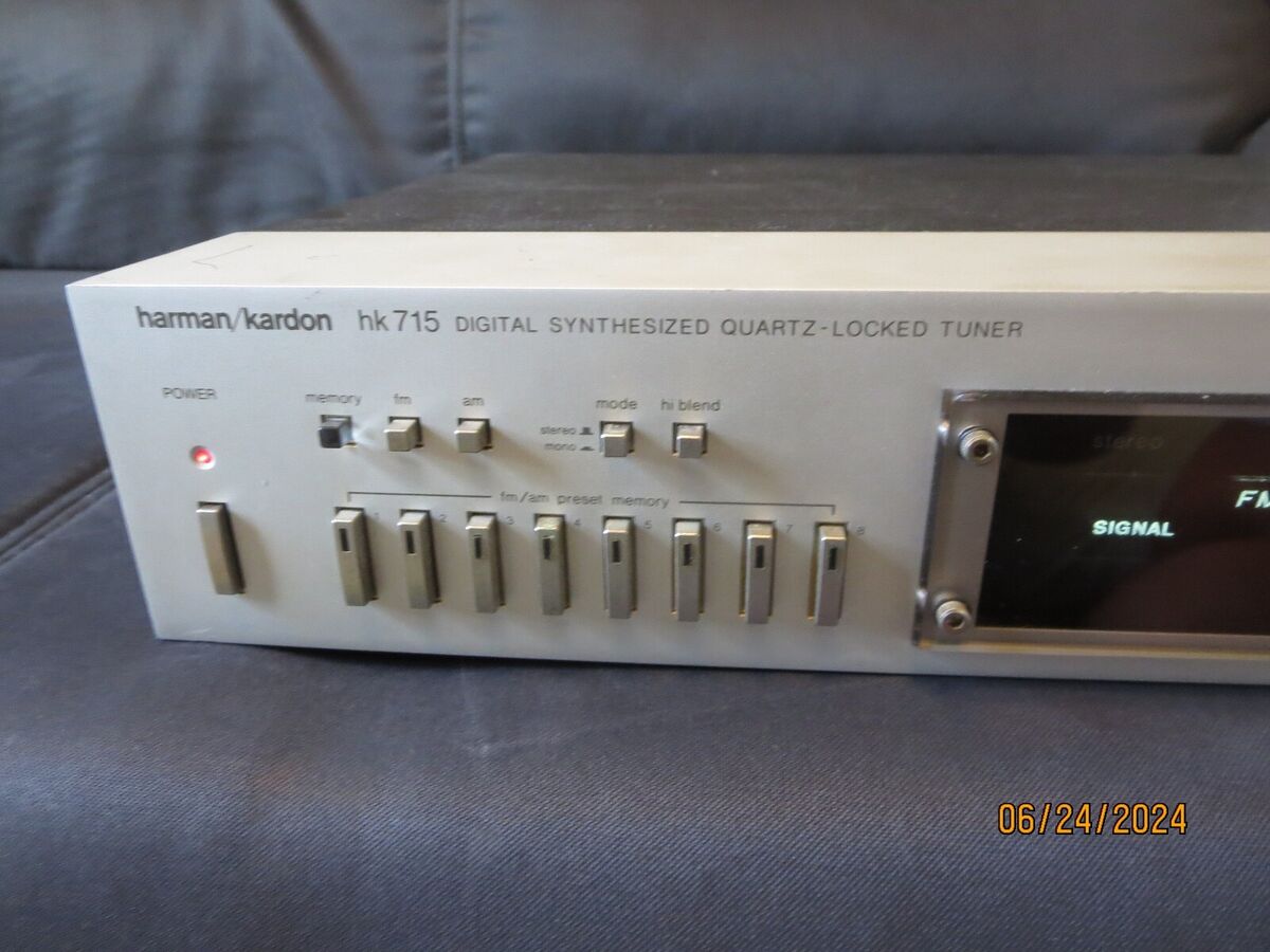 Vintage Harman Kardon HK715 Stereo AM/FM Tuner Silver Vintage Harman Kardon HK715 Stereo AM/FM Tuner Silver