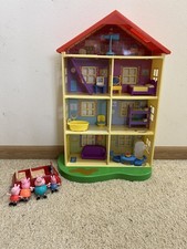 Peppa Pig Lights and Sounds Family Home Playset - including car and 4 figures