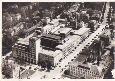 Zeppelin - Luftbild v.  1.  Mai 1933 , Dresden - Club Zigaretten Fabrik