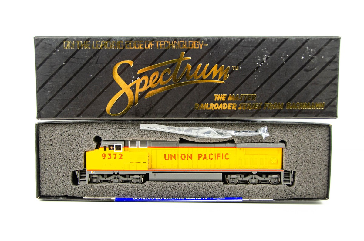 Bachmann Spectrum HO Union Pacific GE Dash 8-40CW Wide Cab Diesel