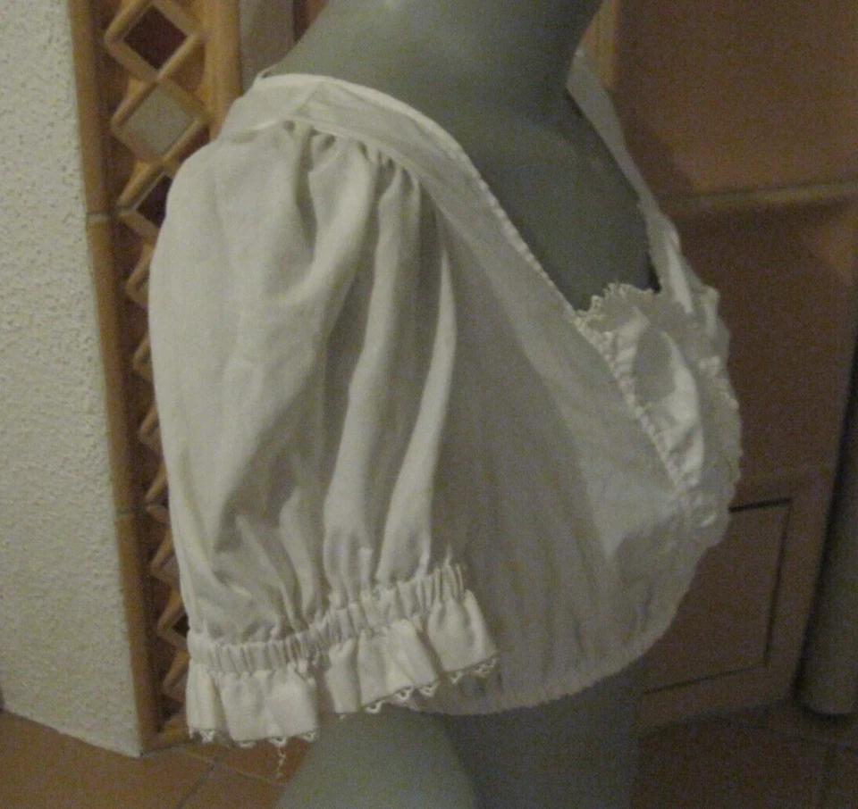 Klassische Dirndlbluse Kurzarm, Herzausschnitt Gr. 36 - Bild 2 von 2