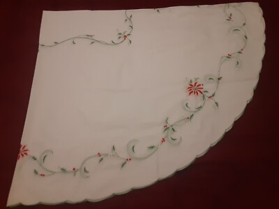 Christmas Holly Tablecloth With Six Napkins And Two Bread Cloths (No-Iron)