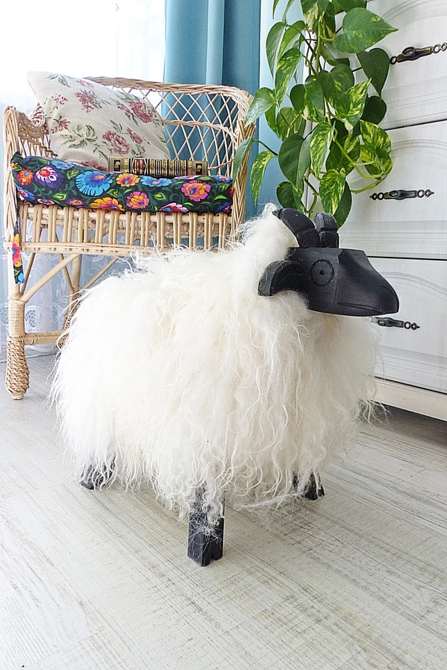 Natural Sheepskin Seat Cover Kids Room Footstool Winter Room Aesthetic Fur Pouf  - Image 4 of 4