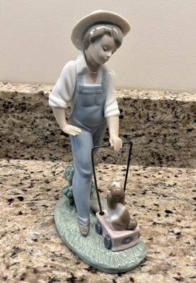 Lladro 6021 Saturday s day s Child Boy - WITH BOX - Porcelain Spain Figurine